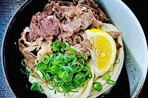 肉ぶっかけうどん大